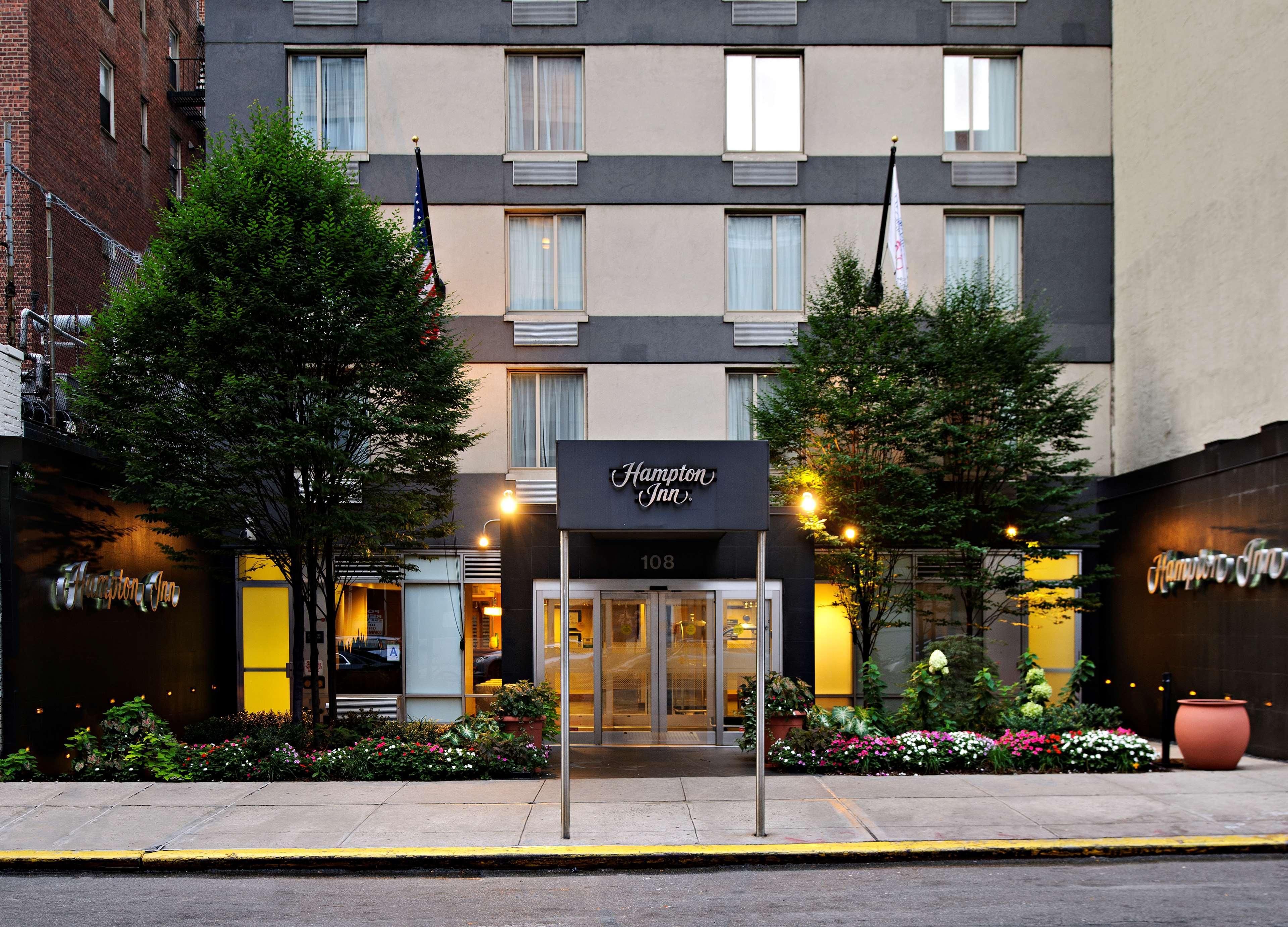 Hampton Inn Manhattan Chelsea New York Exterior photo