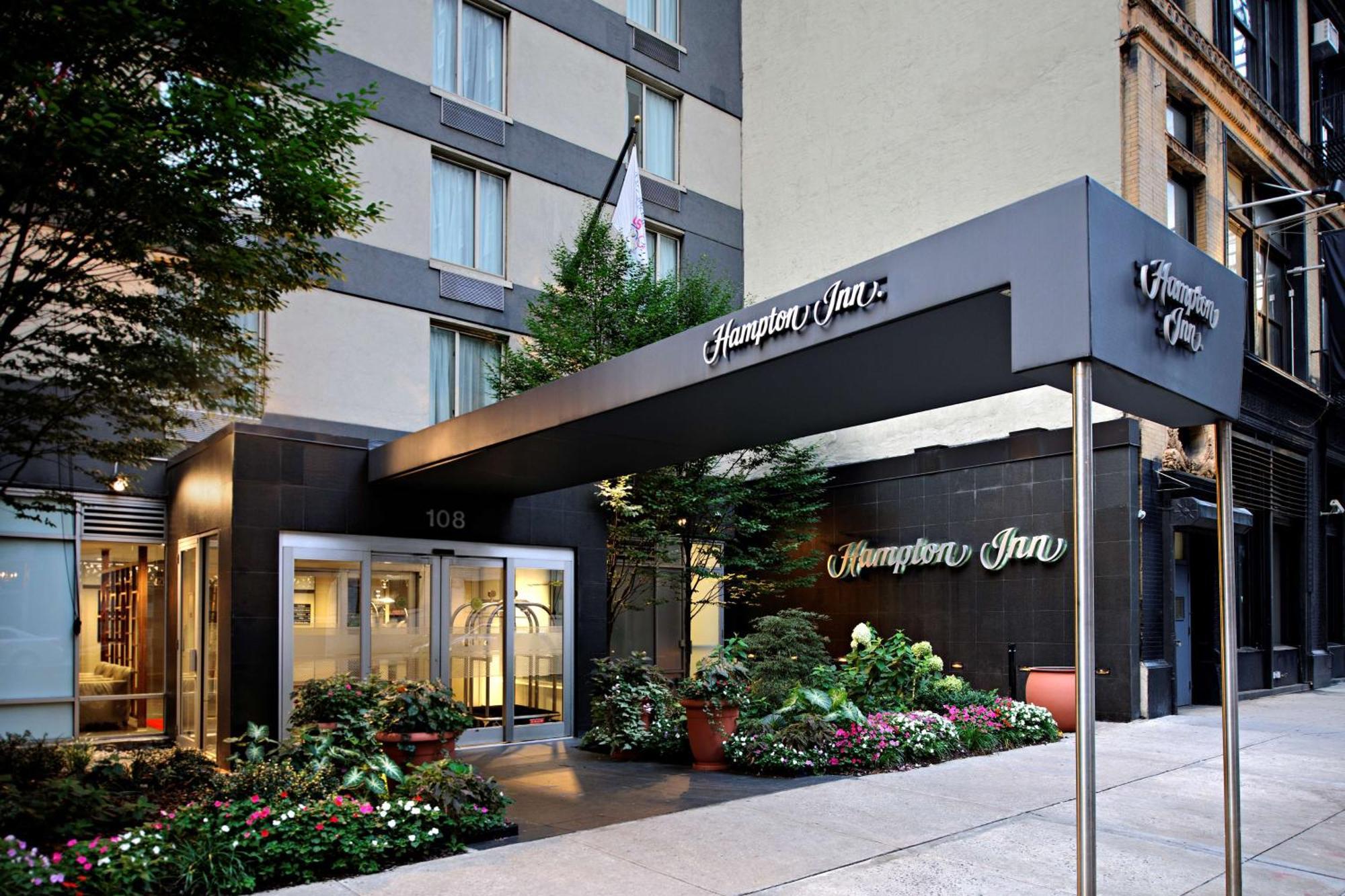 Hampton Inn Manhattan Chelsea New York Exterior photo
