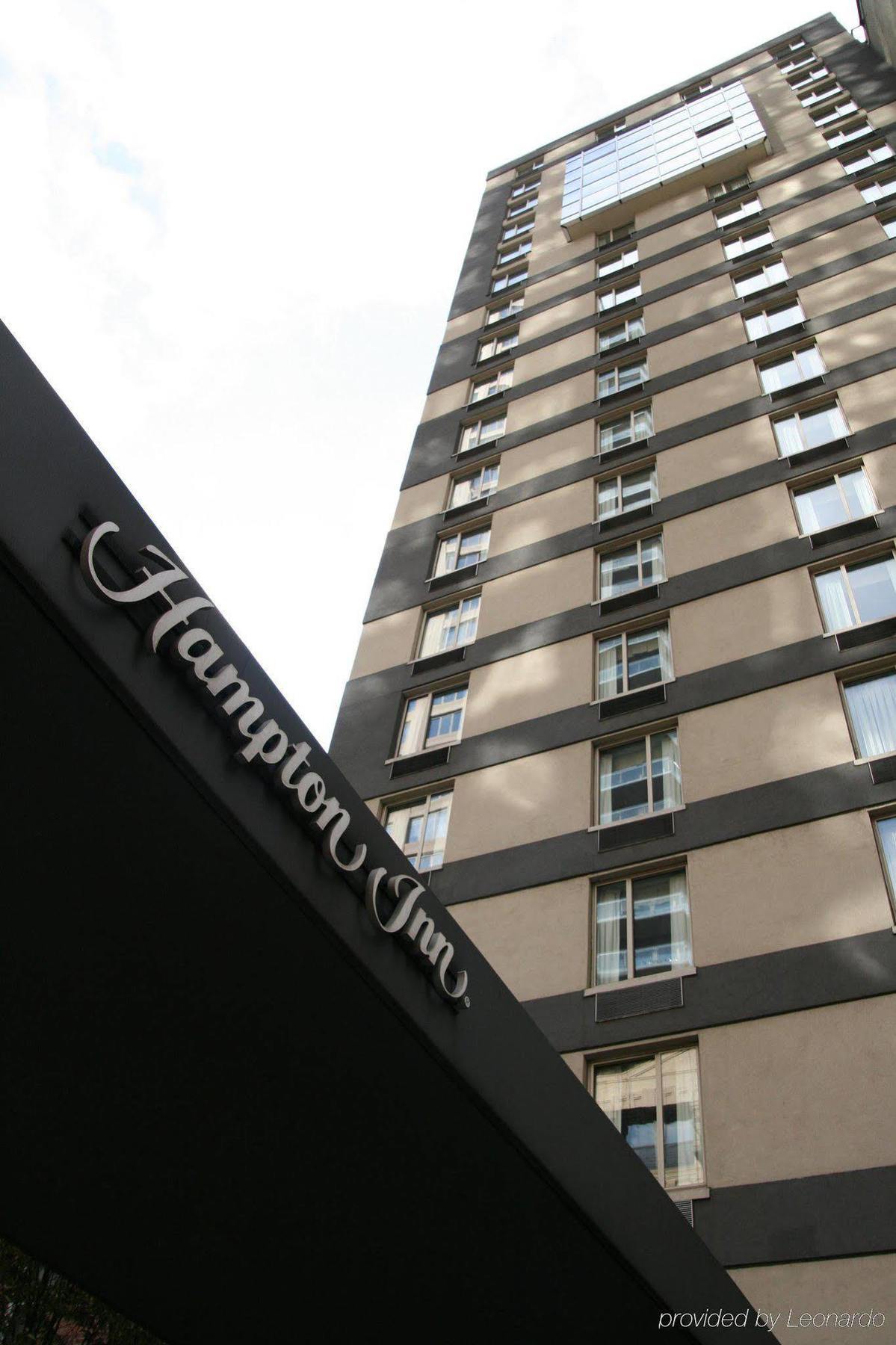 Hampton Inn Manhattan Chelsea New York Exterior photo